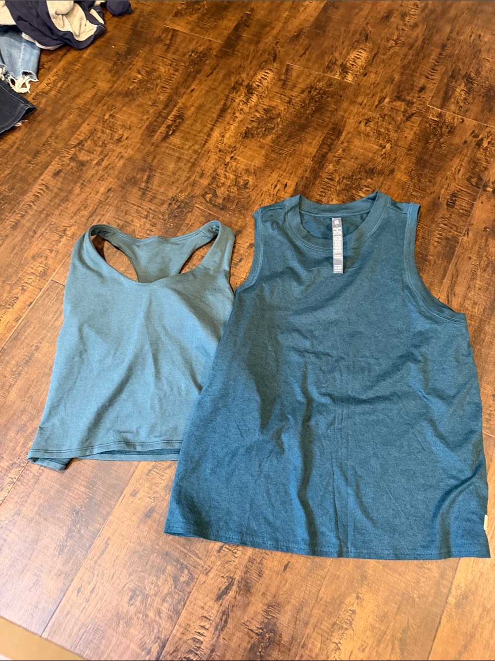 Vuori green cami and tank